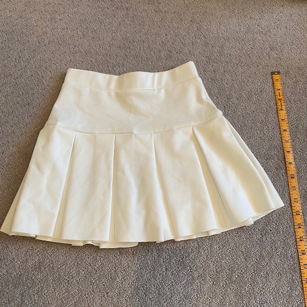 Pleated Off-White Mini Skirt
